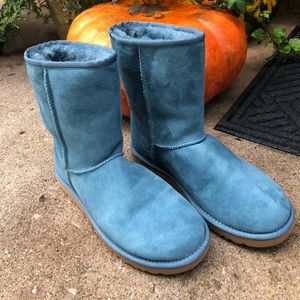 Size 9 UGG BOOTS